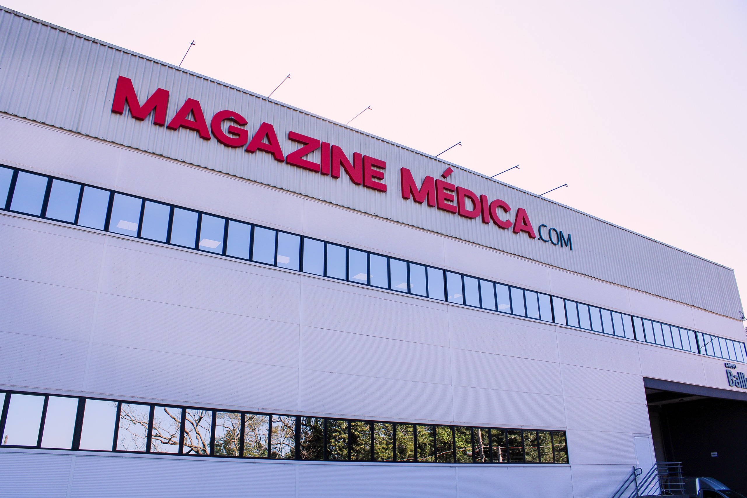 Magazine Médica.jpeg